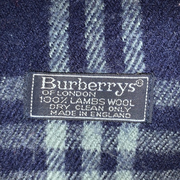 BURBERRY navy & red nova check LAMBSWOOL scarf - Picture 11 of 13